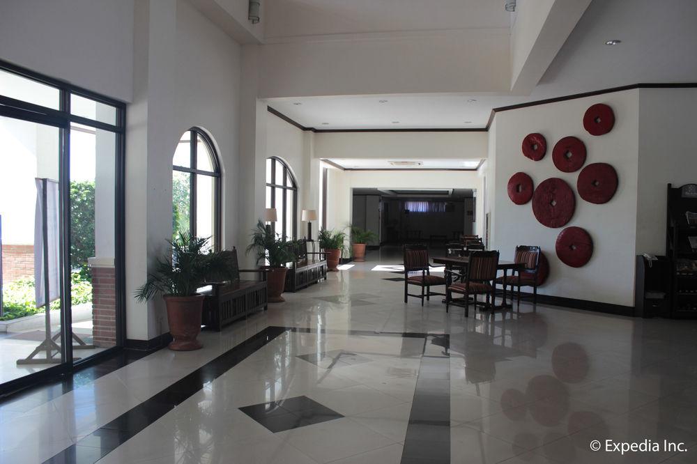 Ilocos Norte Hotel & Convention Center لواوْغ المظهر الخارجي الصورة