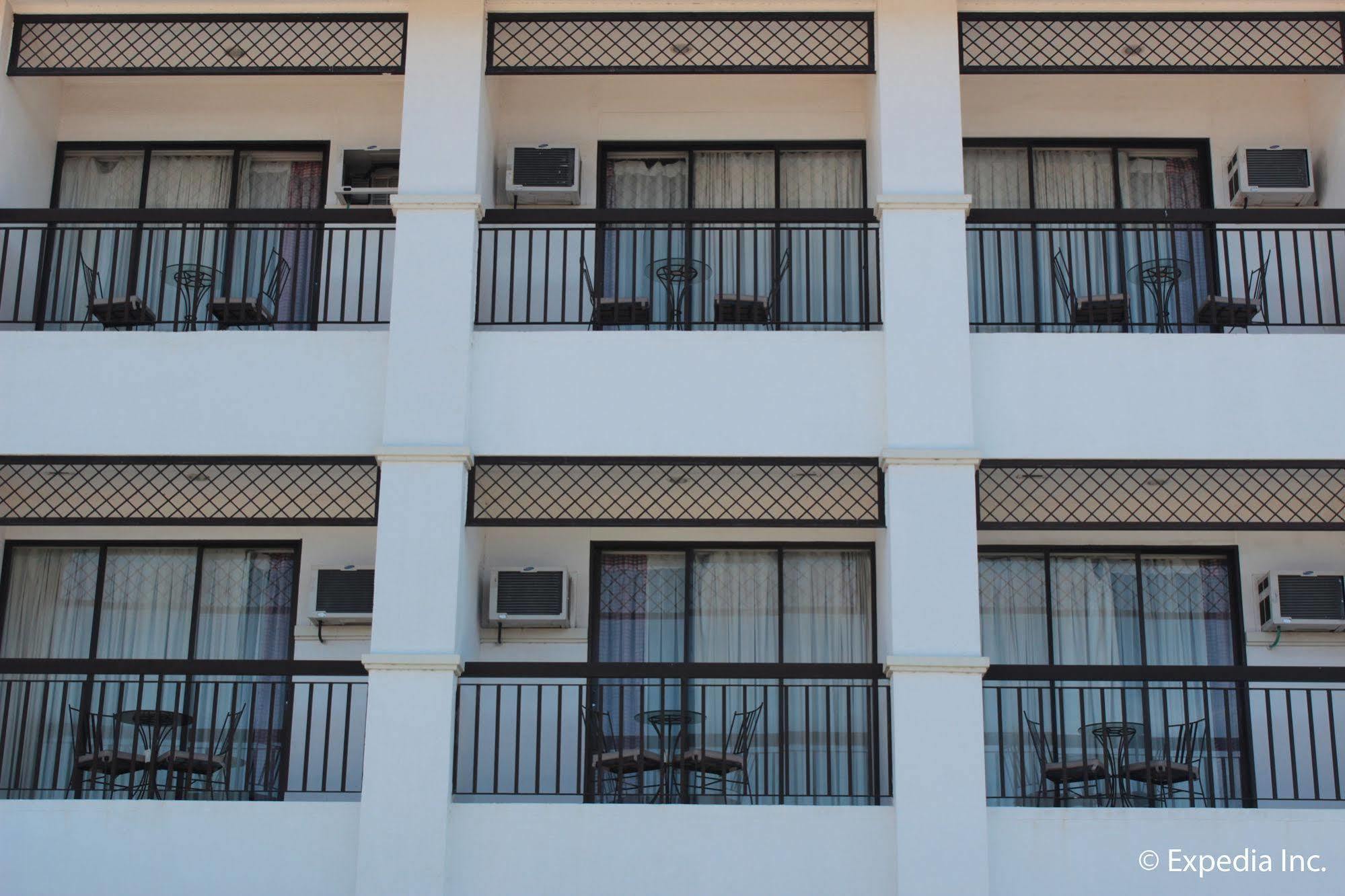 Ilocos Norte Hotel & Convention Center لواوْغ المظهر الخارجي الصورة