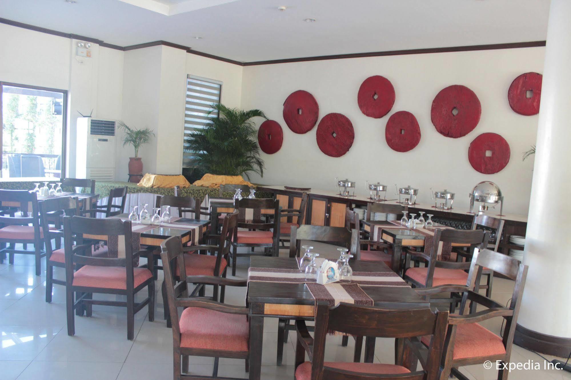 Ilocos Norte Hotel & Convention Center لواوْغ المظهر الخارجي الصورة