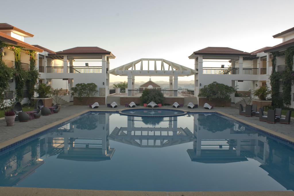 Ilocos Norte Hotel & Convention Center لواوْغ المظهر الخارجي الصورة